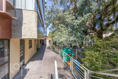 Image 30 - 897770