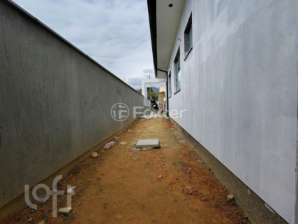 Image 33 - 897792