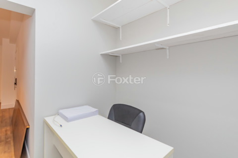 Image 21 - 897825