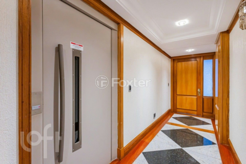 Image 34 - 897855