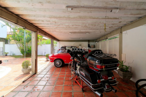 Image 34 - 898004