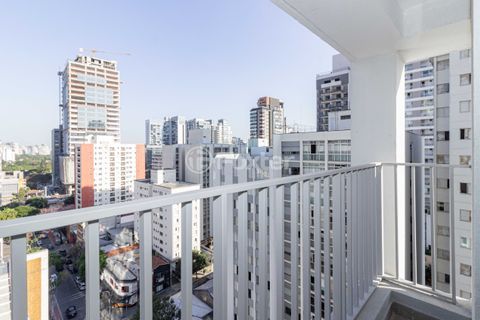 Image 22 - 898083