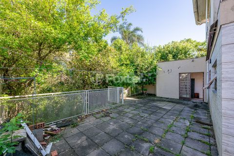 Image 32 - 898432