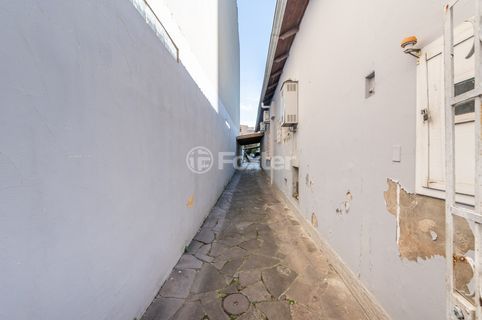 Image 34 - 899102