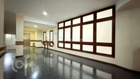 Image 30 - 899198