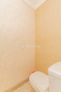 Image 33 - 899525