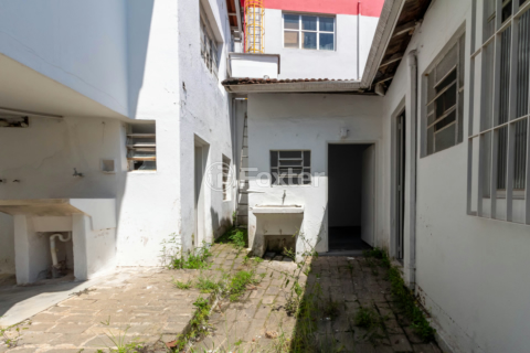 Image 33 - 899587