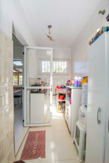 Image 35 - 899740