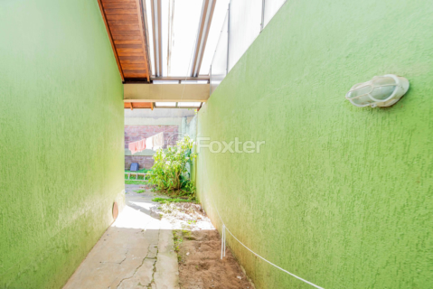 Image 37 - 899740