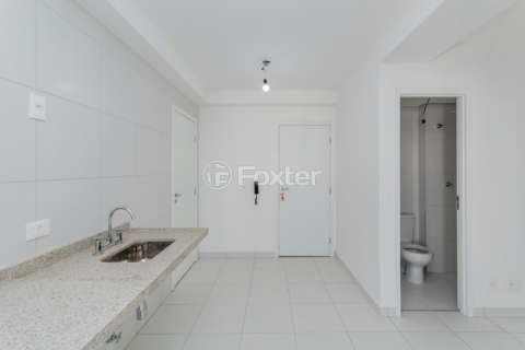 Image 35 - 899815