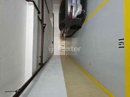 Image 83 - 899828
