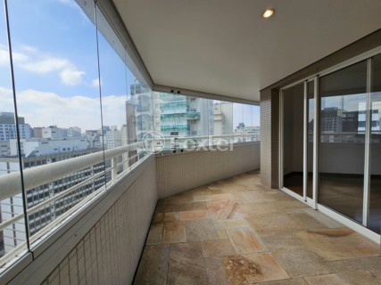 Image 21 - 899828