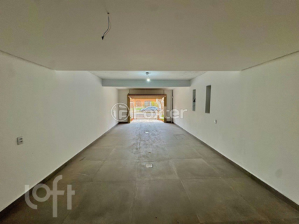 Image 33 - 900011