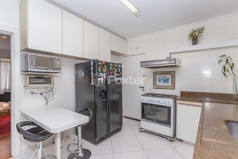 Image 31 - 900870