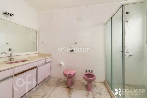Image 21 - 905644