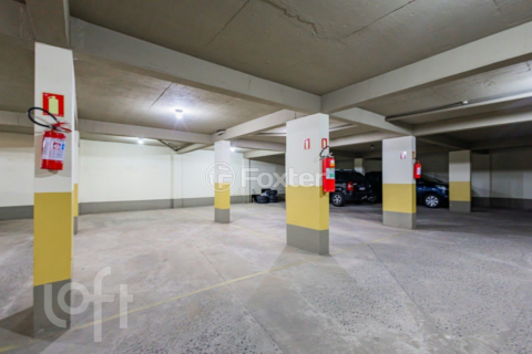 Image 33 - 906007