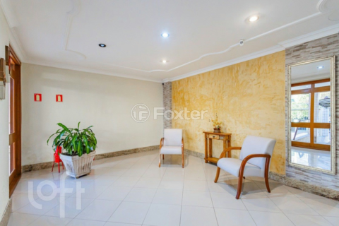 Image 32 - 906007