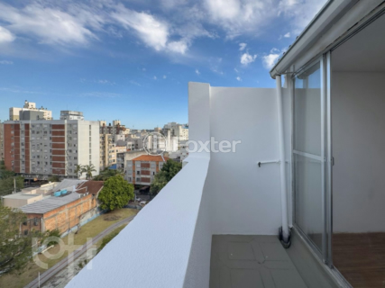 Image 17 - 906326