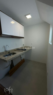 Image 4 - 906326