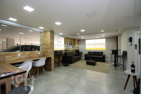 Image 21 - 906472