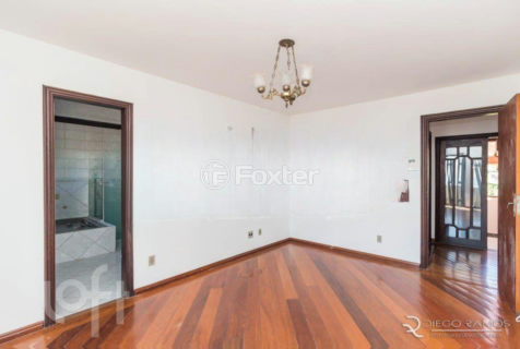 Image 35 - 906824