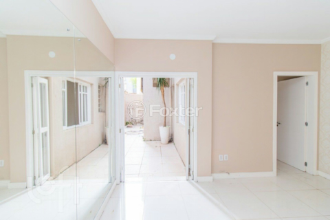 Image 3 - 908241
