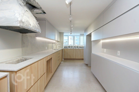 Image 10 - 908976