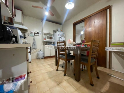 Image 4 - 910410