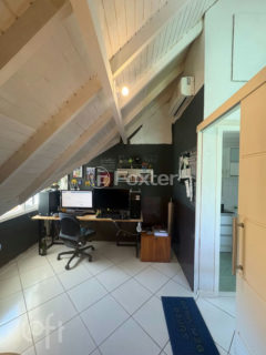 Image 22 - 912383