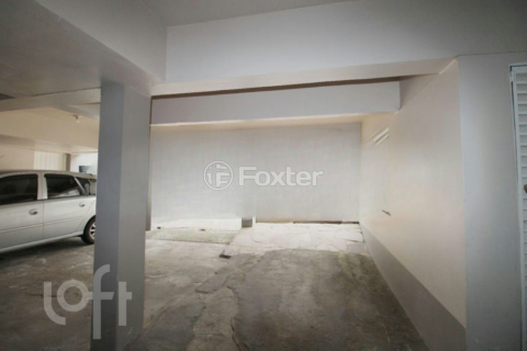 Image 21 - 913618