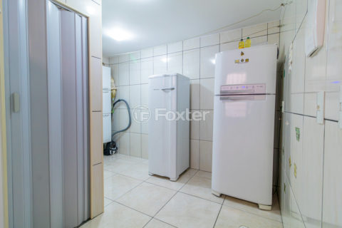 Image 33 - 913652