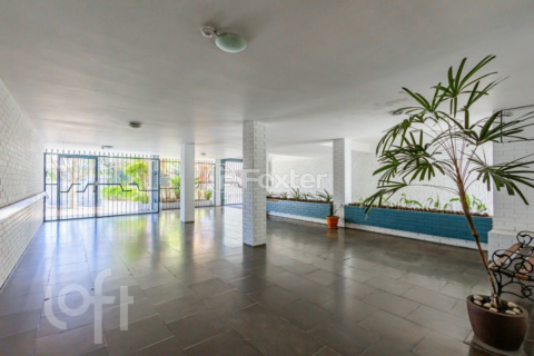 Image 30 - 914998