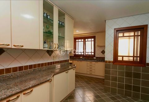 Image 33 - 915305