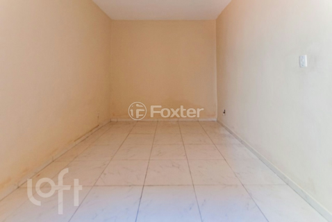 Image 30 - 915330