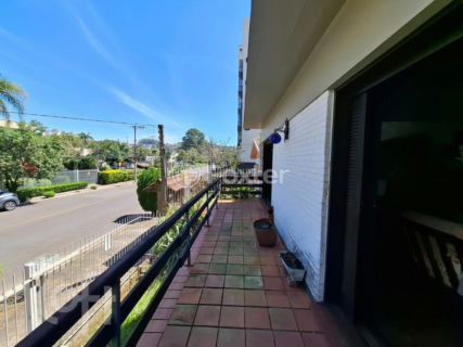 Image 30 - 915338