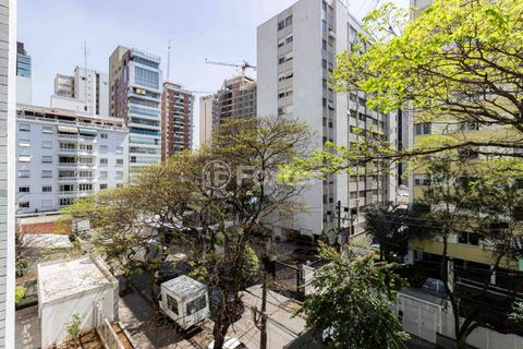 Image 25 - 915381