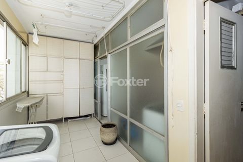 Image 33 - 915381