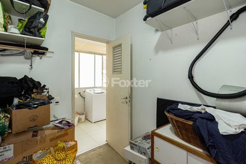 Image 37 - 915381