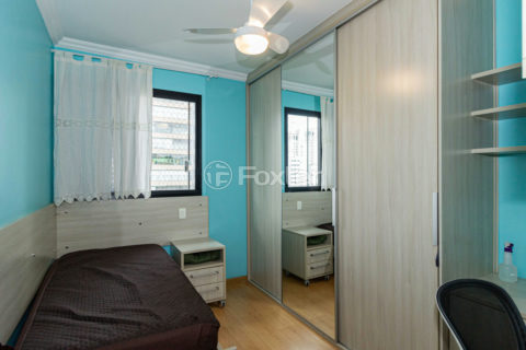 Image 9 - 915542