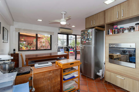 Image 36 - 915542