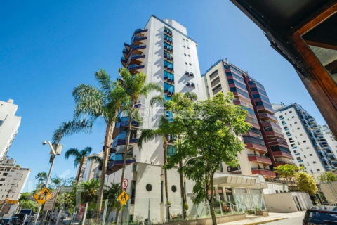 Image 29 - 915554