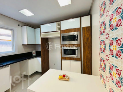 Image 31 - 915709
