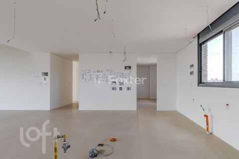 Image 41 - 915821