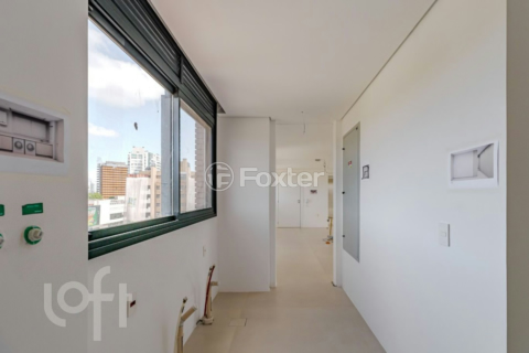 Image 61 - 915821