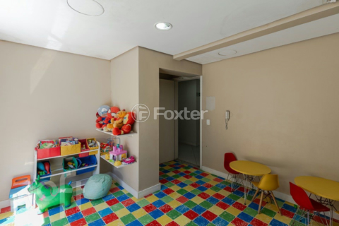 Image 33 - 915826