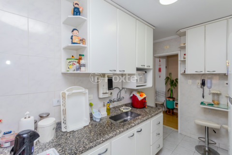 Image 22 - 915838
