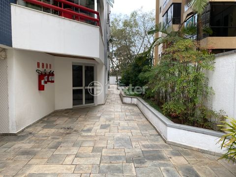 Image 85 - 915852