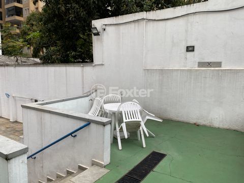 Image 74 - 915852