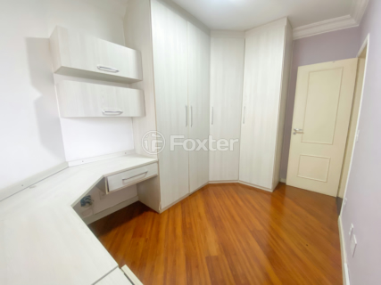 Image 31 - 915852