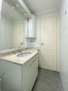 Image 35 - 915852